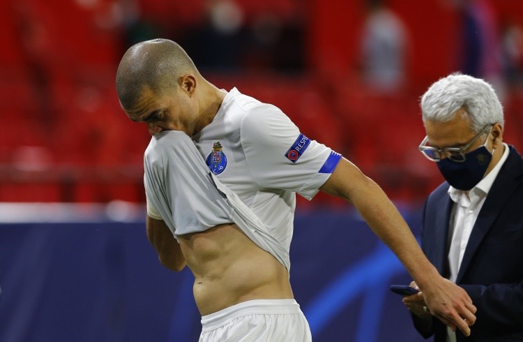  勒沃库森主场遭逆转，队长赛后批评队友态度问题  